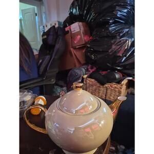 Vintage Godinger Ivory Pearl Luster Teapot With Gold Trim And Matching Lid